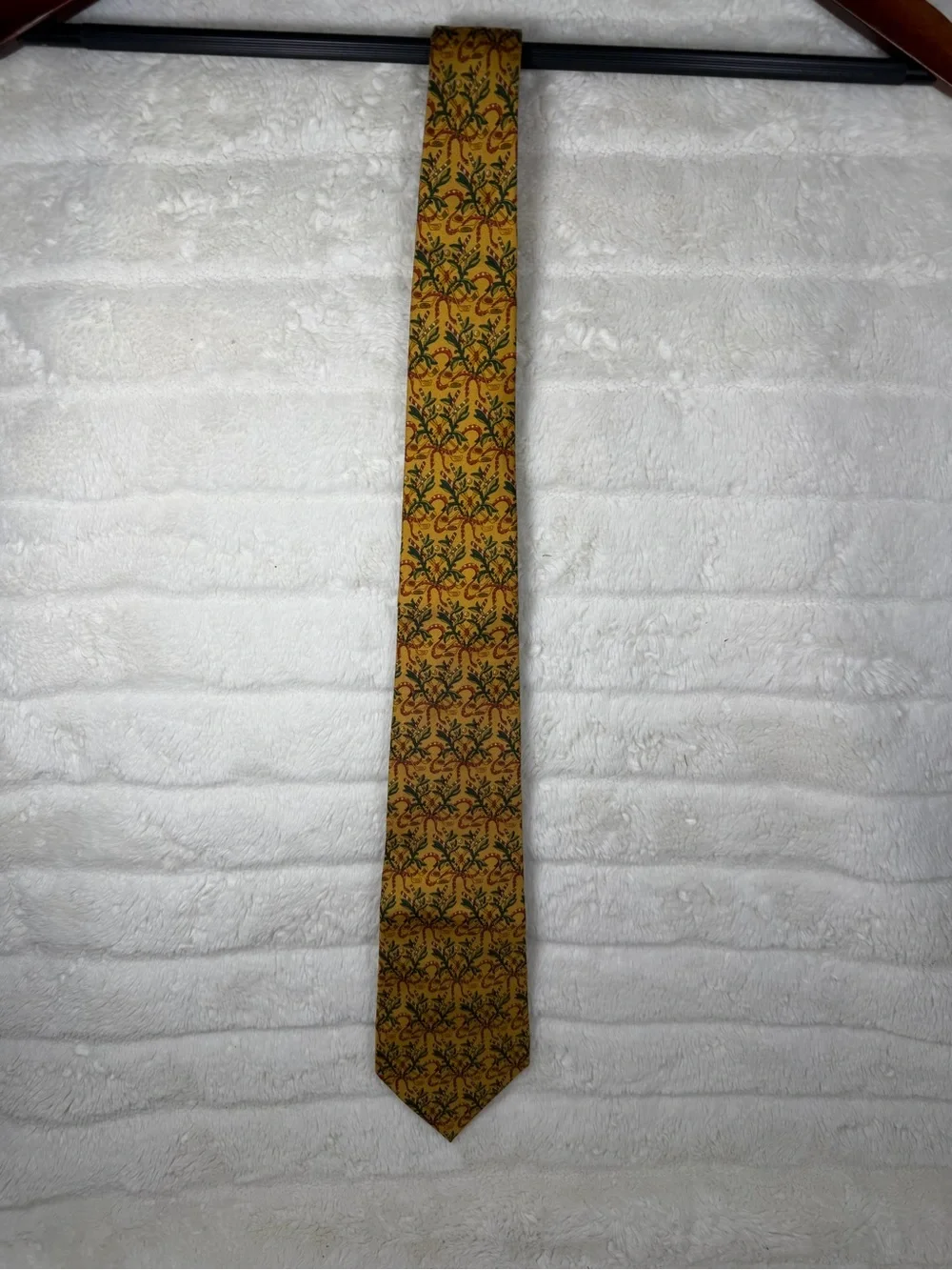 salvatore ferragamo Tie golf and ribbon motif with green foliage festive